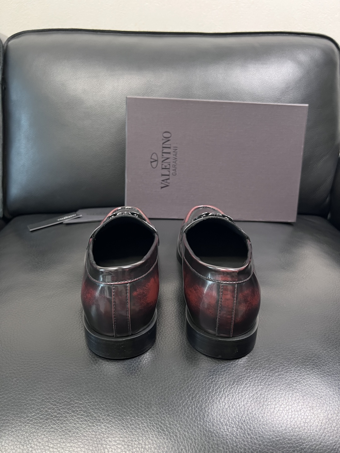 VALENTINO  高品质  顶级工艺品  华伦天奴，皮鞋专柜同步，鞋面意大利进口，高品质复杂工艺品，