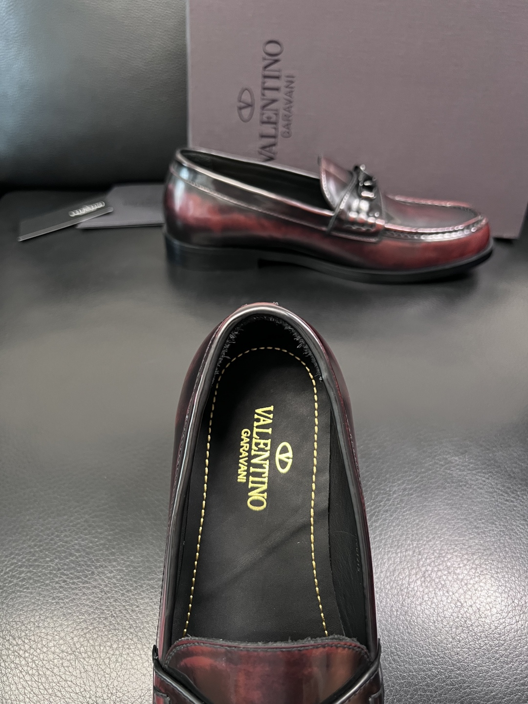 VALENTINO  高品质  顶级工艺品  华伦天奴，皮鞋专柜同步，鞋面意大利进口，高品质复杂工艺品，