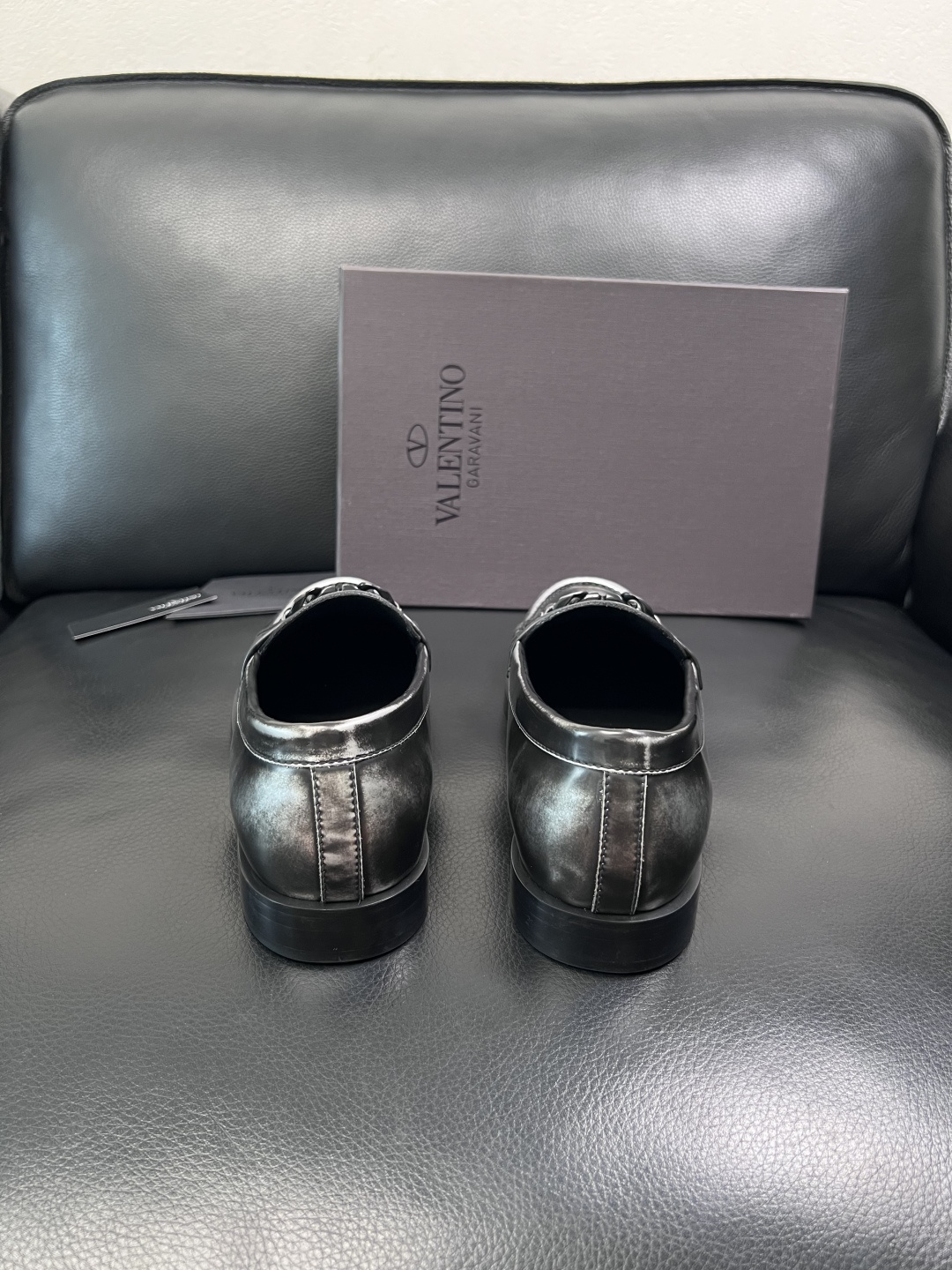 VALENTINO  高品质  顶级工艺品  华伦天奴，皮鞋专柜同步，鞋面意大利进口，高品质复杂工艺品，