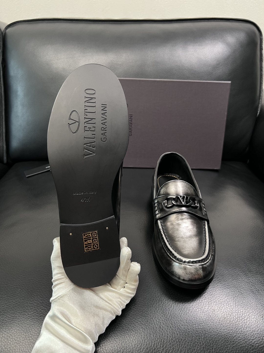 VALENTINO  高品质  顶级工艺品  华伦天奴，皮鞋专柜同步，鞋面意大利进口，高品质复杂工艺品，