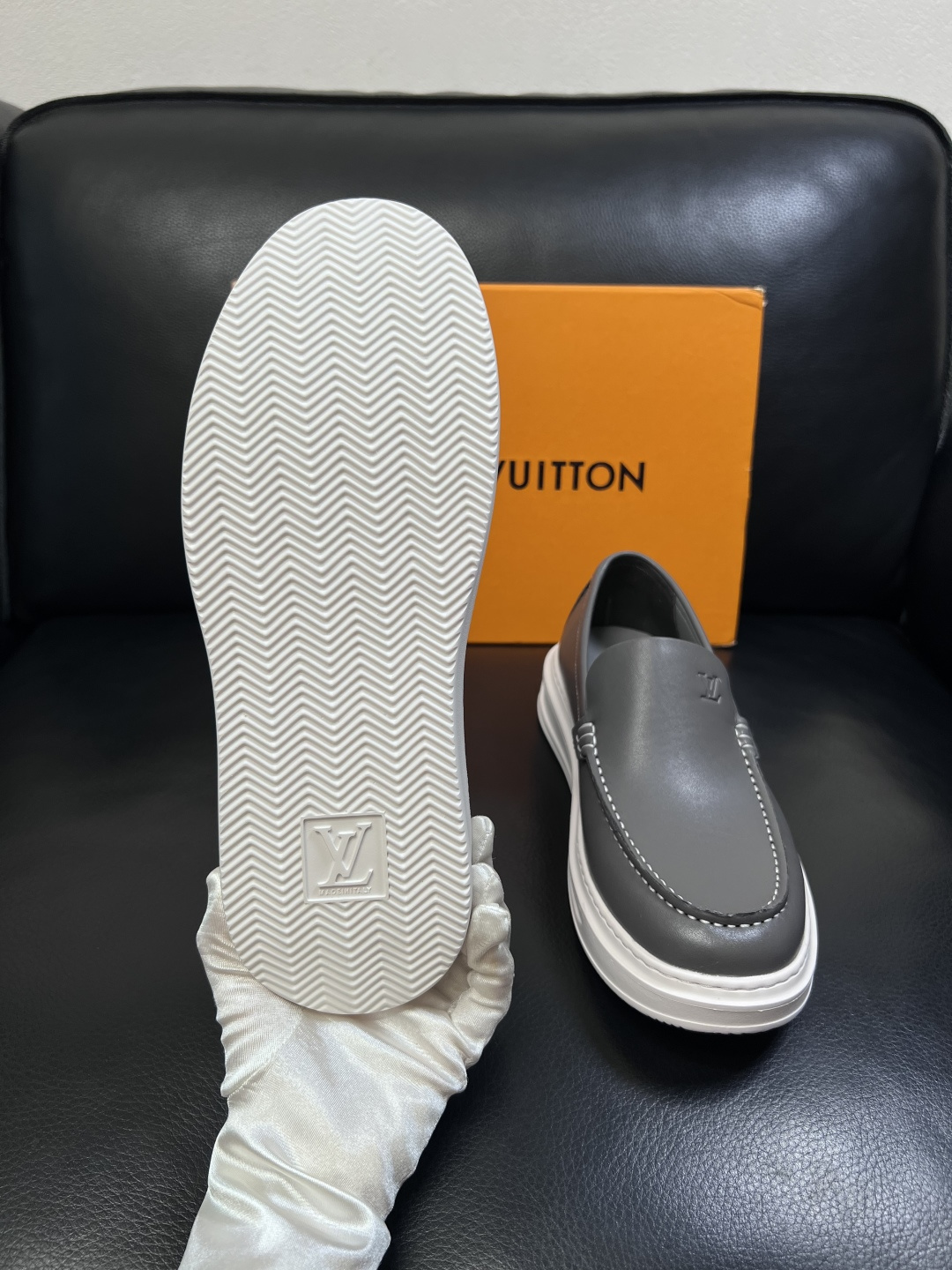 Lv  高品质  顶级工艺品  路易威登，运动板鞋专柜同步，鞋面意大利进口，高品质拼接缤纷色彩复杂工艺品