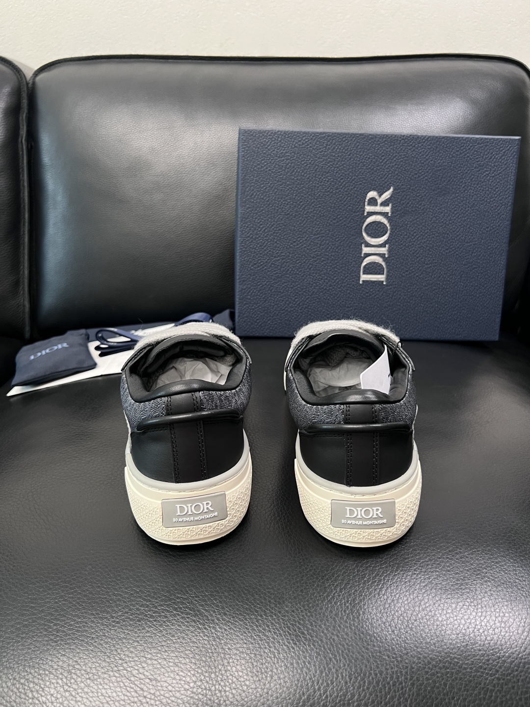 Dior 顶级工艺品 迪奥  专柜同步 原厂配置，意大利进口原版牛皮面料，透气舒适进口水染牛里垫，鞋底：