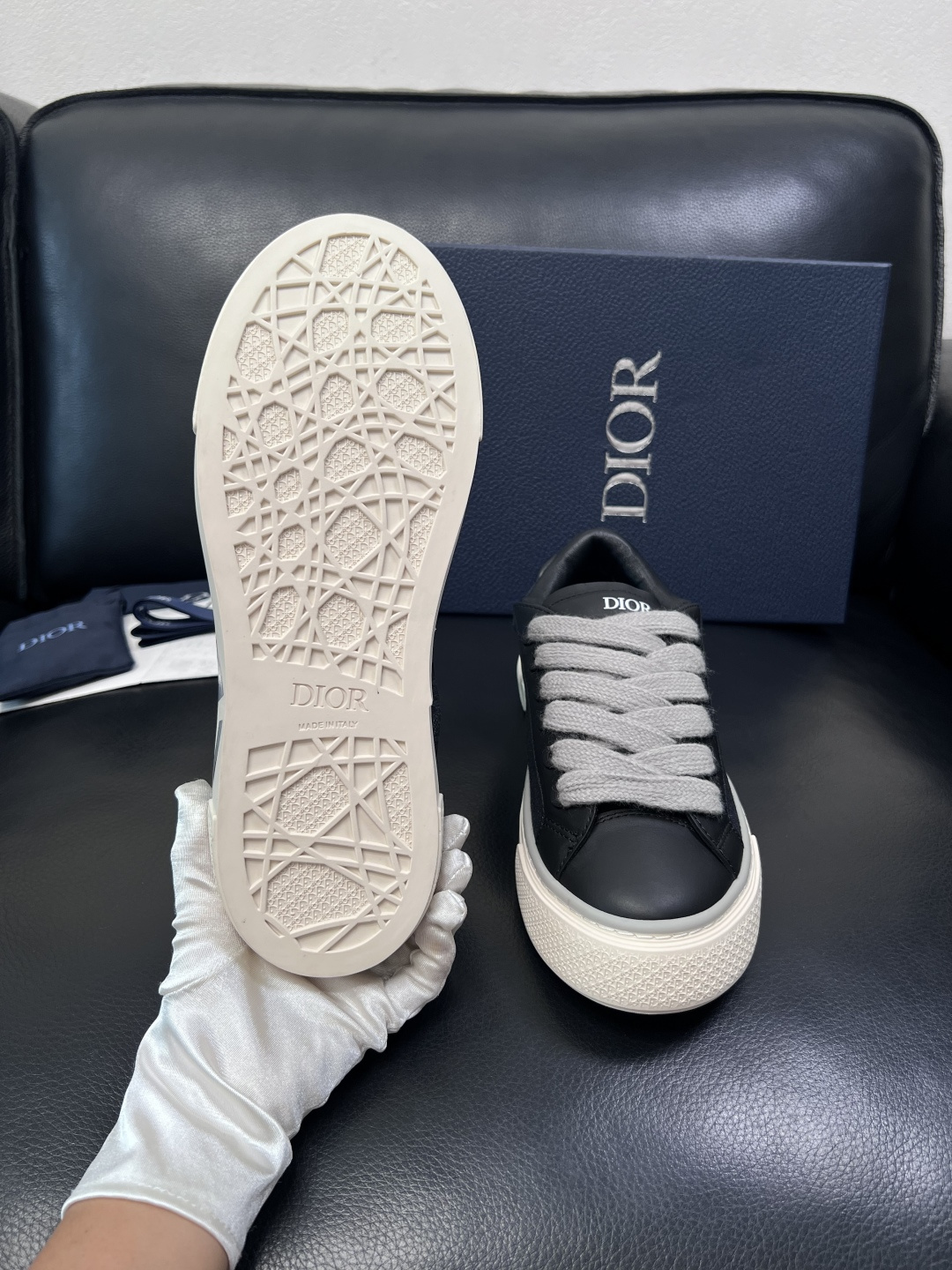 Dior 顶级工艺品 迪奥  专柜同步 原厂配置，意大利进口原版牛皮面料，透气舒适进口水染牛里垫，鞋底：