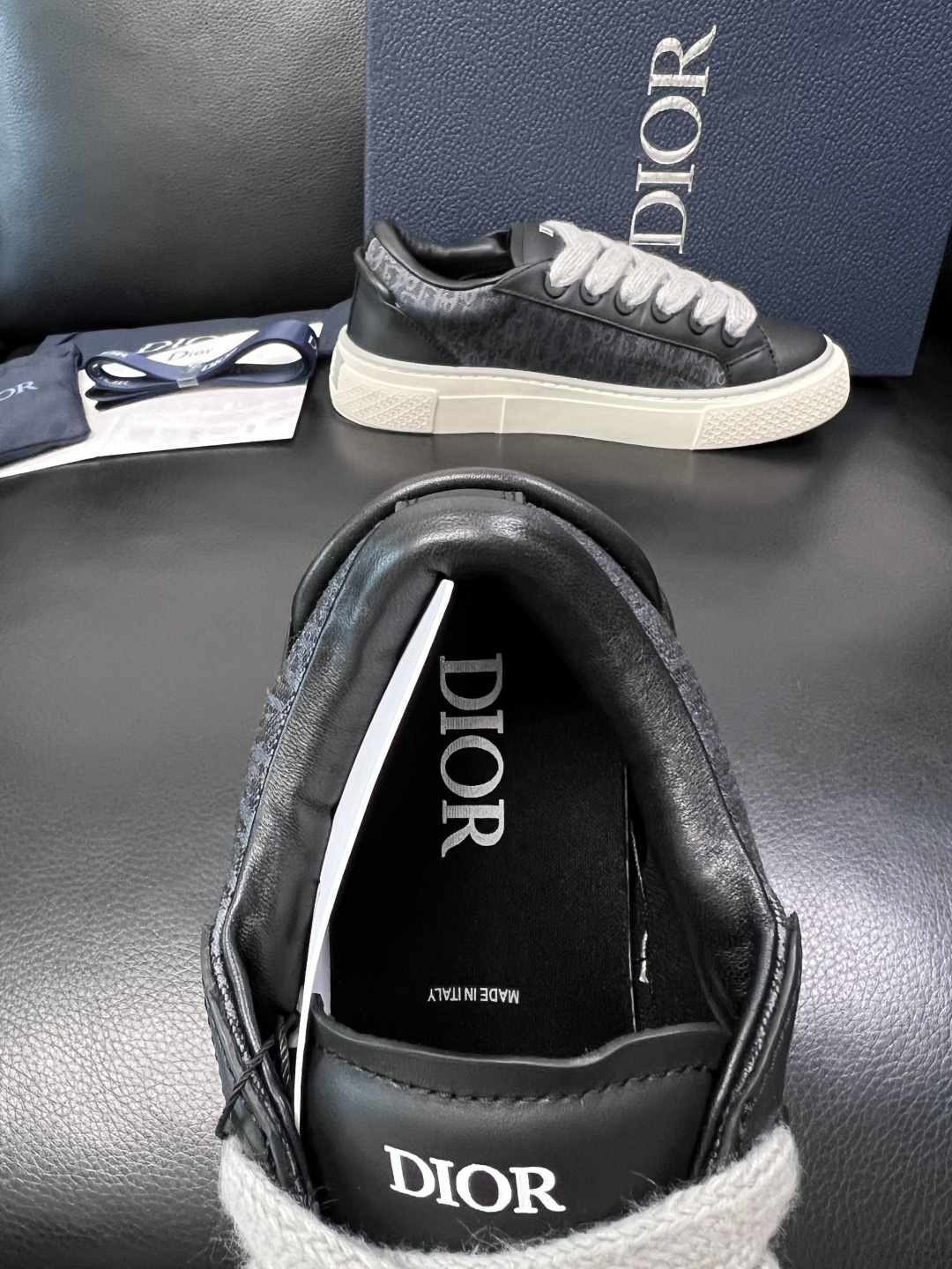 Dior 顶级工艺品 迪奥  专柜同步 原厂配置，意大利进口原版牛皮面料，透气舒适进口水染牛里垫，鞋底：