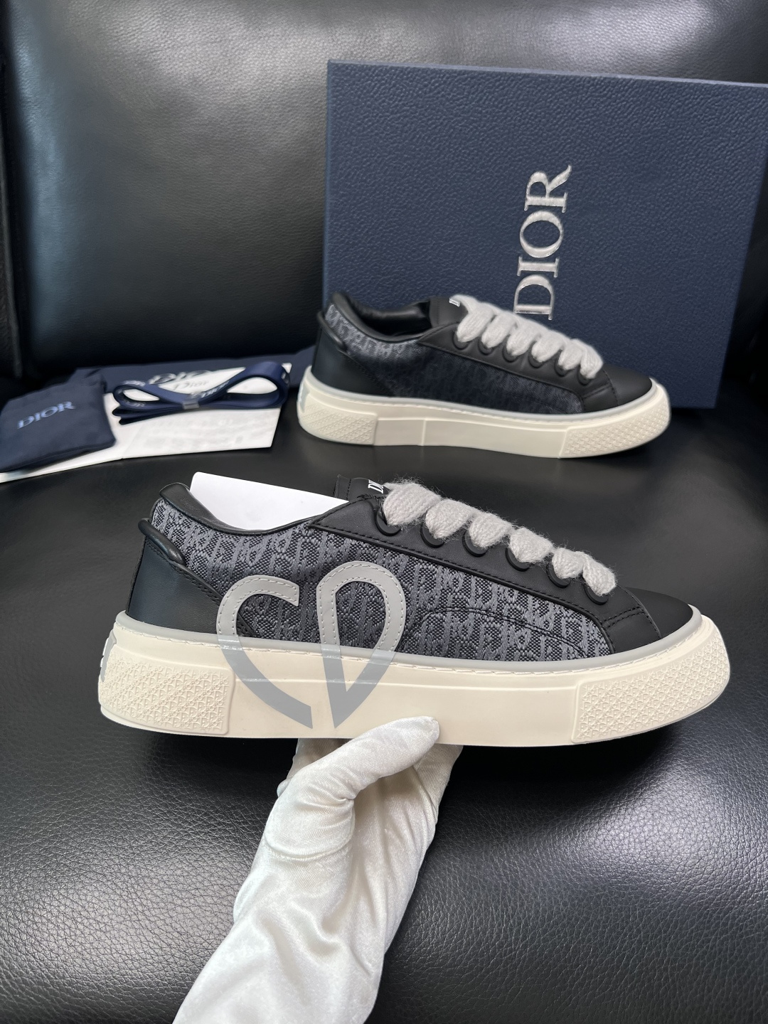 Dior 顶级工艺品 迪奥  专柜同步 原厂配置，意大利进口原版牛皮面料，透气舒适进口水染牛里垫，鞋底：