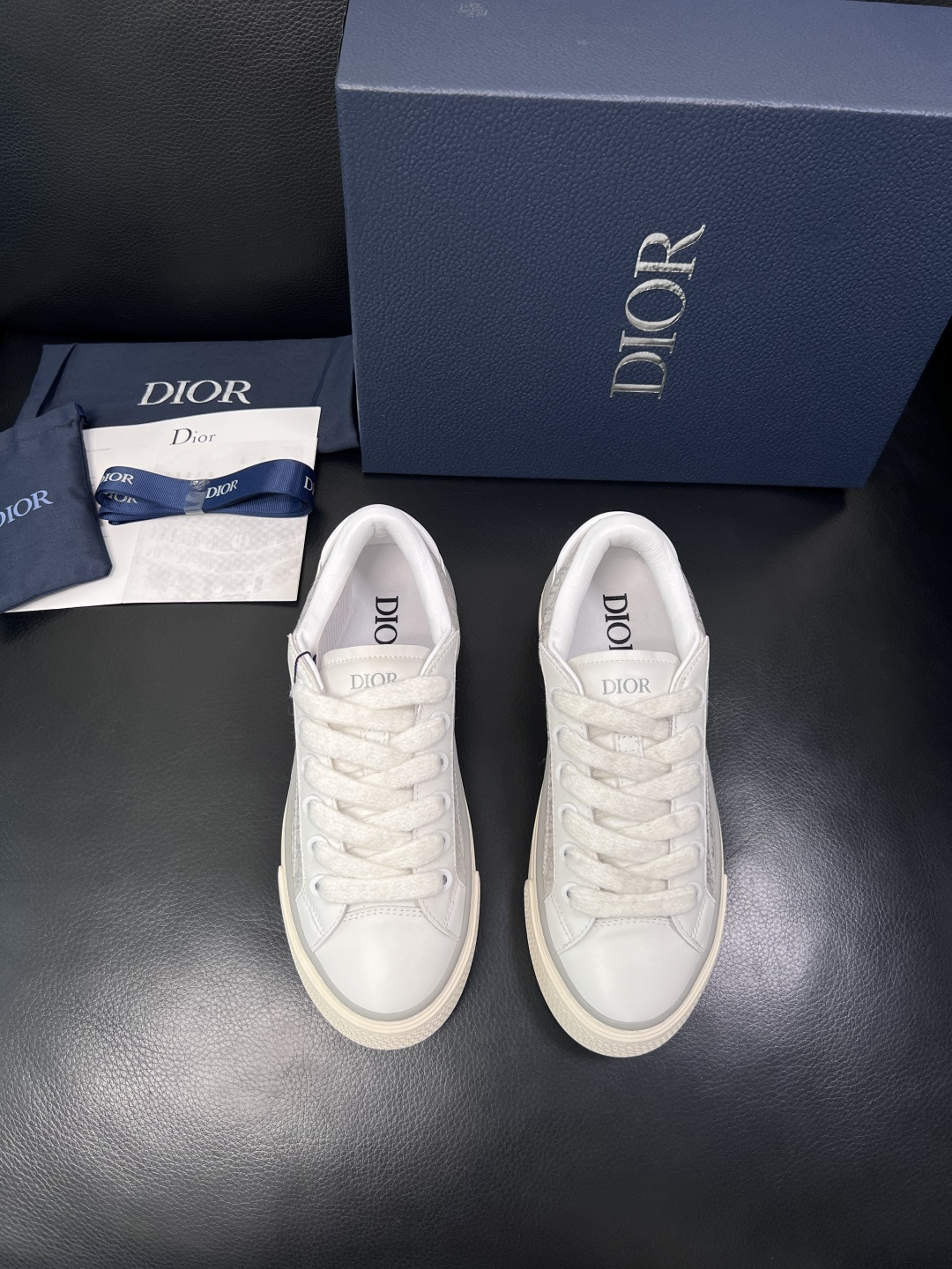 Dior 顶级工艺品 迪奥  专柜同步 原厂配置，意大利进口原版牛皮面料，透气舒适进口水染牛里垫，鞋底：