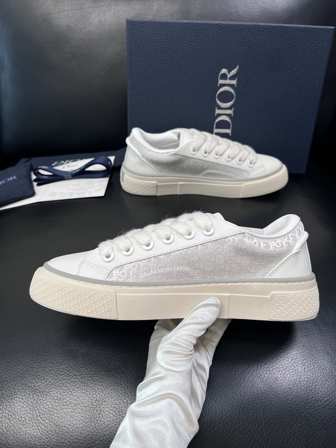 Dior 顶级工艺品 迪奥  专柜同步 原厂配置，意大利进口原版牛皮面料，透气舒适进口水染牛里垫，鞋底：