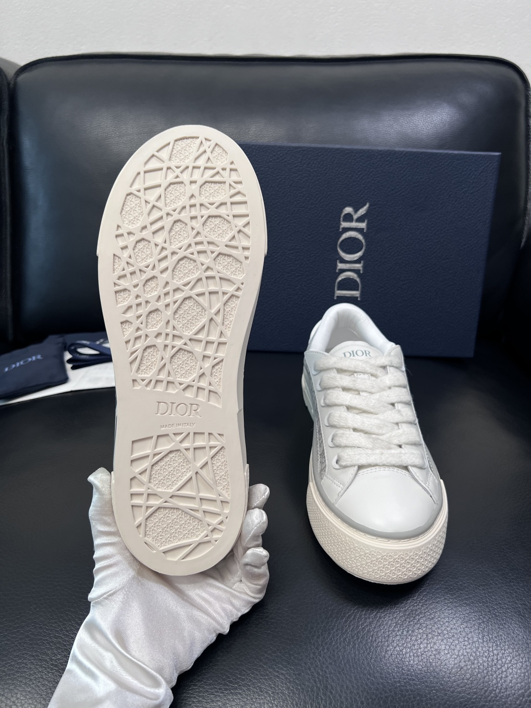 Dior 顶级工艺品 迪奥  专柜同步 原厂配置，意大利进口原版牛皮面料，透气舒适进口水染牛里垫，鞋底：