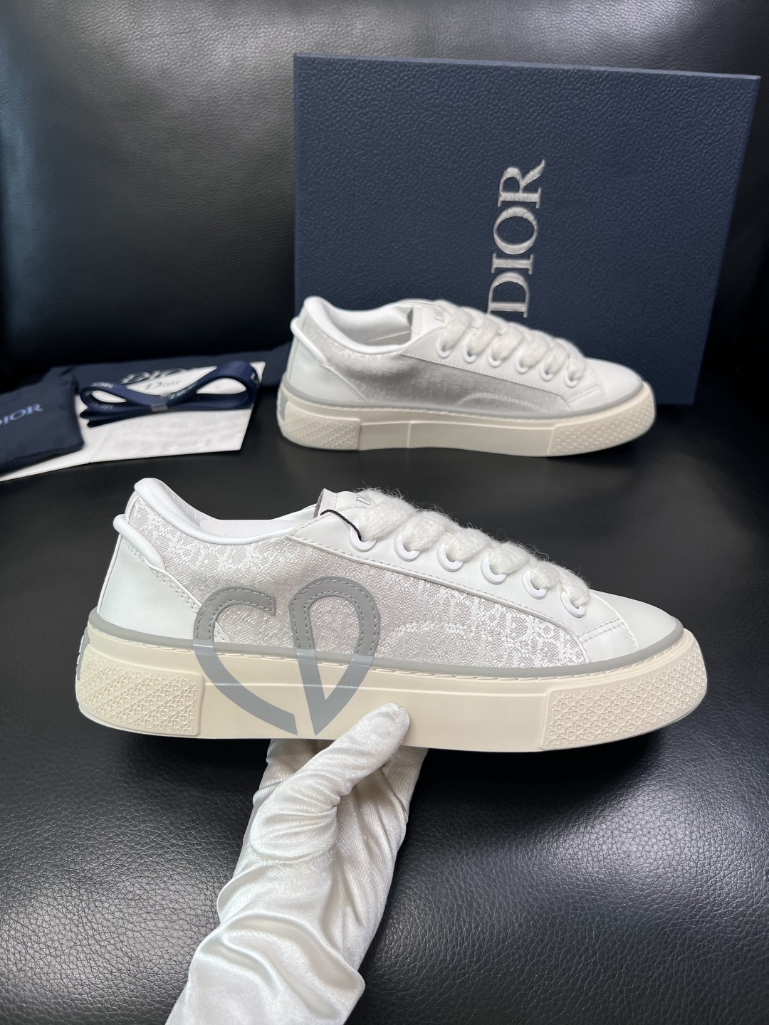 Dior 顶级工艺品 迪奥  专柜同步 原厂配置，意大利进口原版牛皮面料，透气舒适进口水染牛里垫，鞋底：