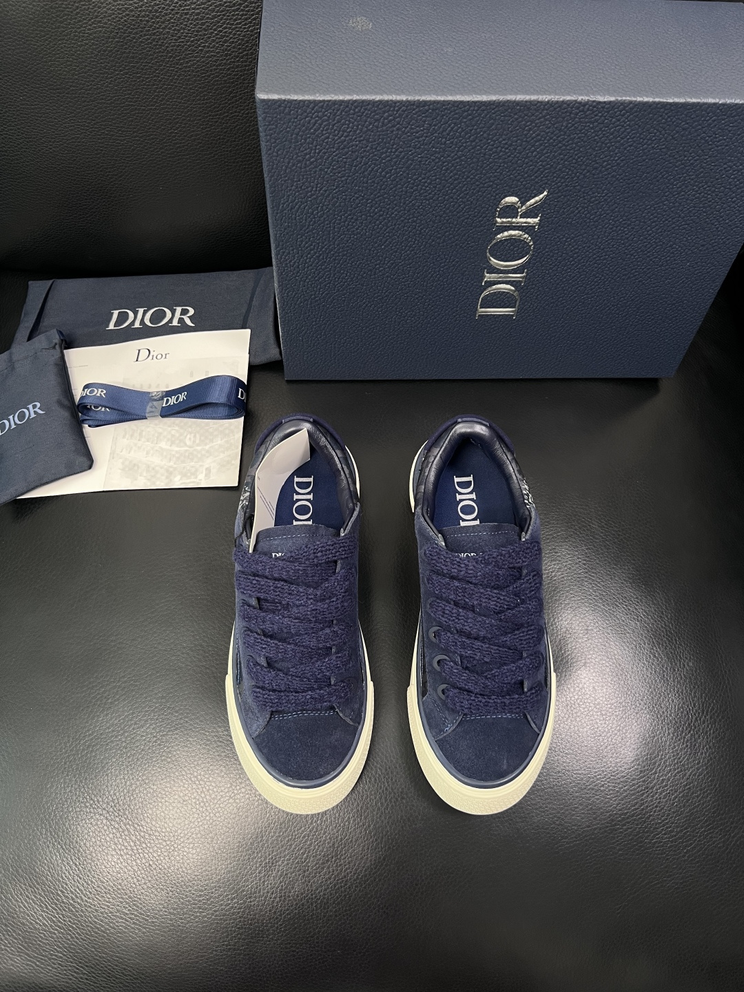 Dior 顶级工艺品 迪奥  专柜同步 原厂配置，意大利进口原版牛皮面料，透气舒适进口水染牛里垫，鞋底：