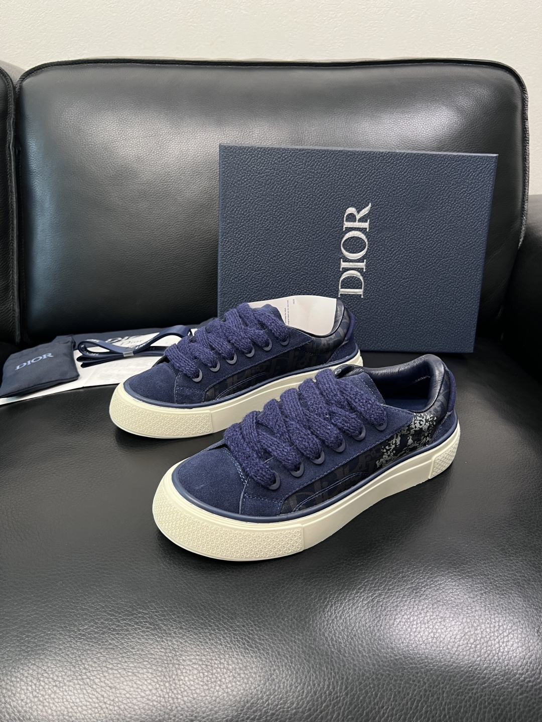 Dior 顶级工艺品 迪奥  专柜同步 原厂配置，意大利进口原版牛皮面料，透气舒适进口水染牛里垫，鞋底：