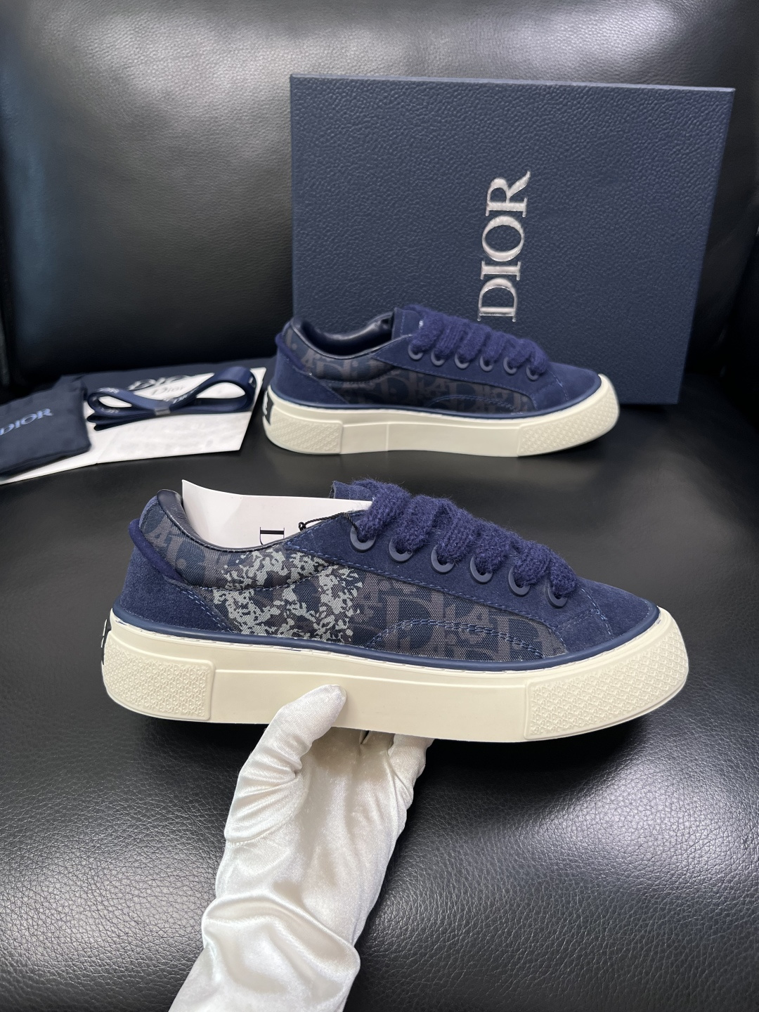 Dior 顶级工艺品 迪奥  专柜同步 原厂配置，意大利进口原版牛皮面料，透气舒适进口水染牛里垫，鞋底：
