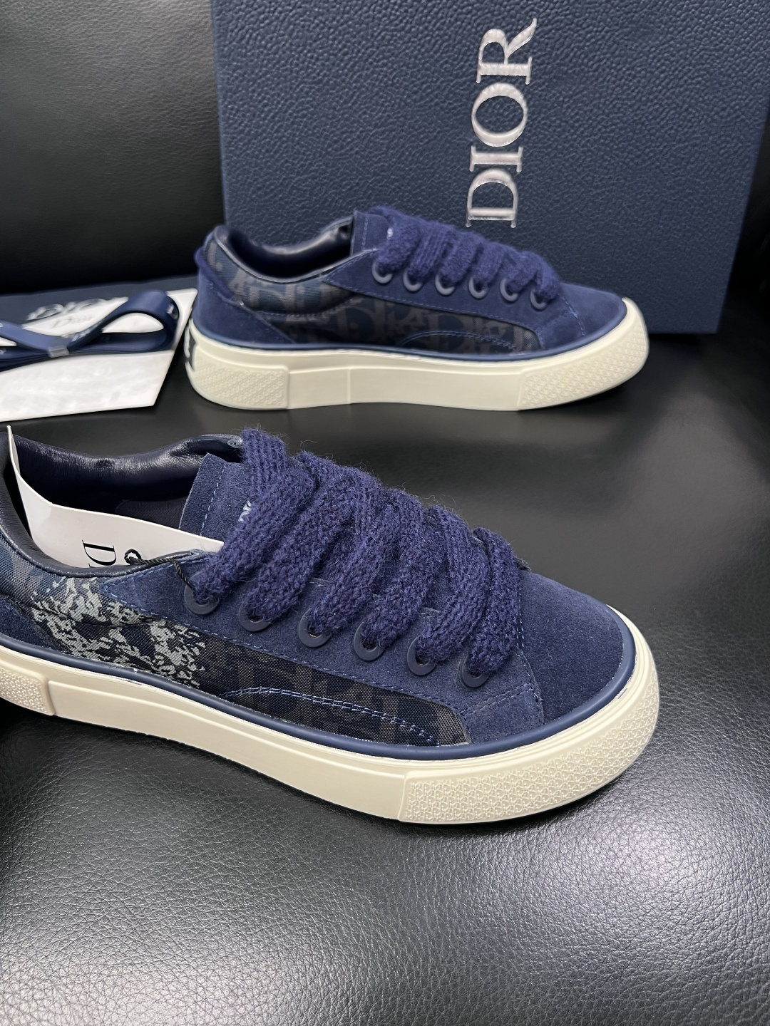 Dior 顶级工艺品 迪奥  专柜同步 原厂配置，意大利进口原版牛皮面料，透气舒适进口水染牛里垫，鞋底：
