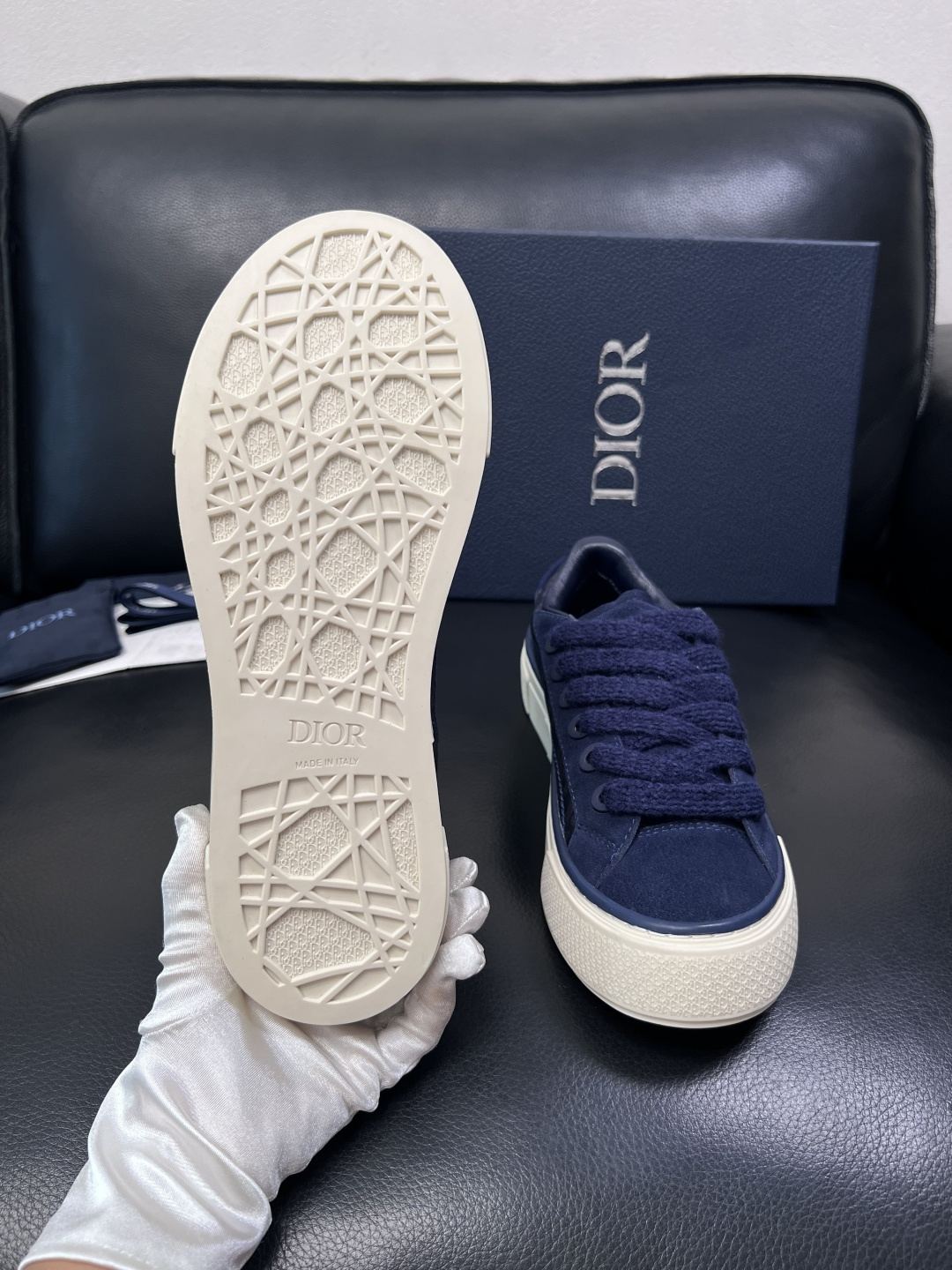 Dior 顶级工艺品 迪奥  专柜同步 原厂配置，意大利进口原版牛皮面料，透气舒适进口水染牛里垫，鞋底：