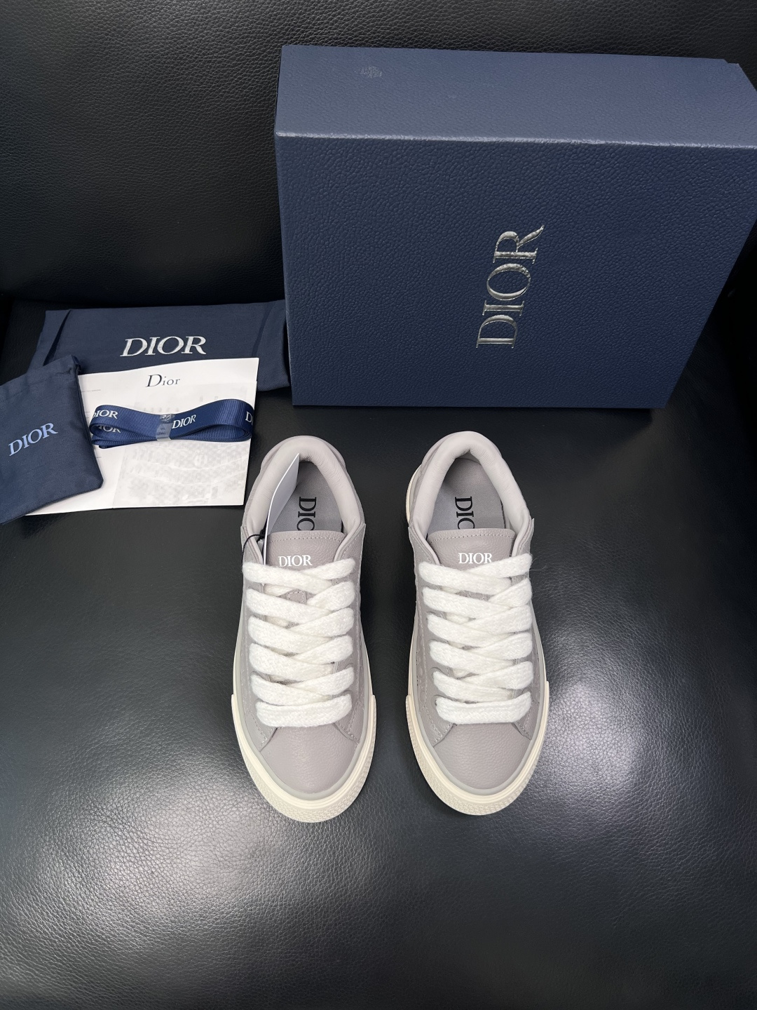 Dior 顶级工艺品 迪奥  专柜同步 原厂配置，意大利进口原版牛皮面料，透气舒适进口水染牛里垫，鞋底：