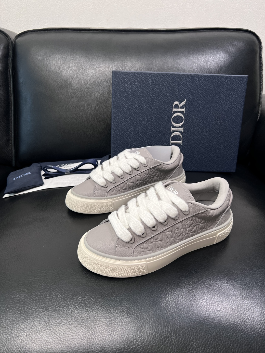 Dior 顶级工艺品 迪奥  专柜同步 原厂配置，意大利进口原版牛皮面料，透气舒适进口水染牛里垫，鞋底：