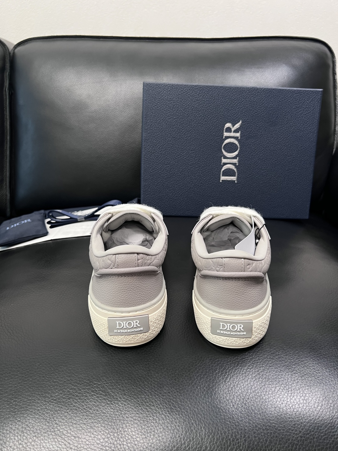 Dior 顶级工艺品 迪奥  专柜同步 原厂配置，意大利进口原版牛皮面料，透气舒适进口水染牛里垫，鞋底：