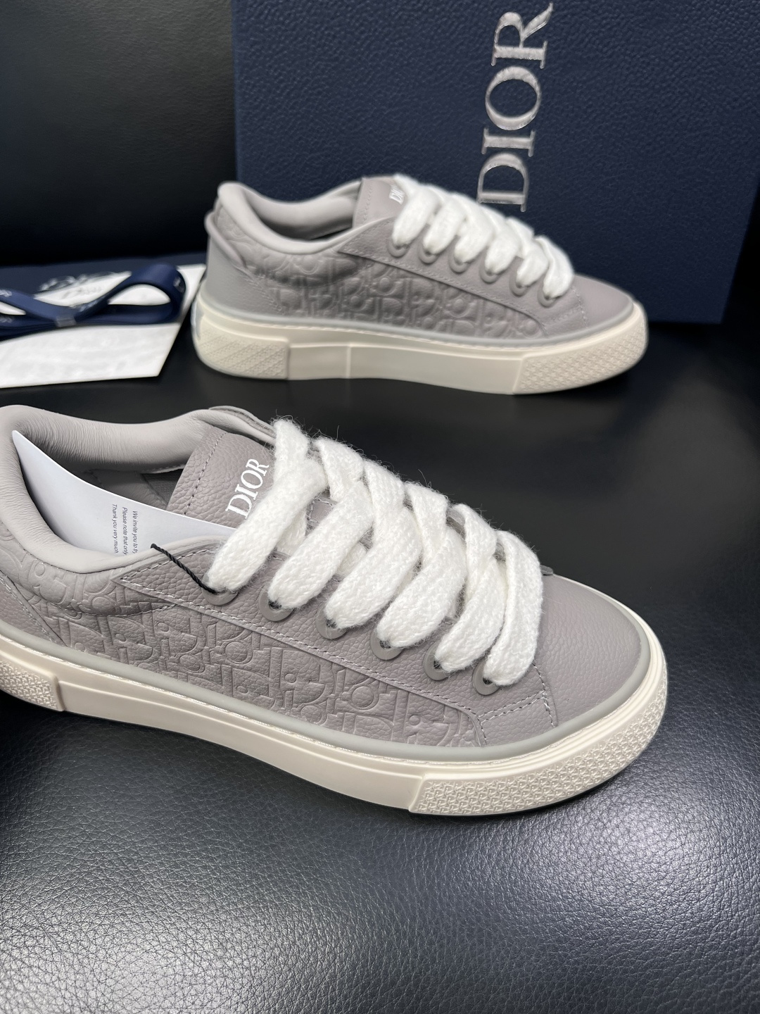 Dior 顶级工艺品 迪奥  专柜同步 原厂配置，意大利进口原版牛皮面料，透气舒适进口水染牛里垫，鞋底：