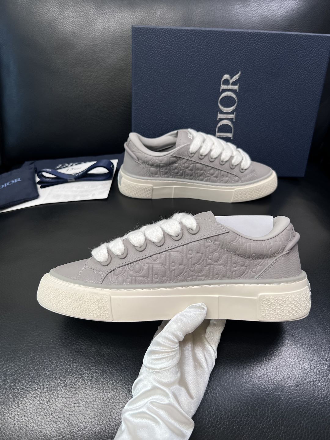 Dior 顶级工艺品 迪奥  专柜同步 原厂配置，意大利进口原版牛皮面料，透气舒适进口水染牛里垫，鞋底：