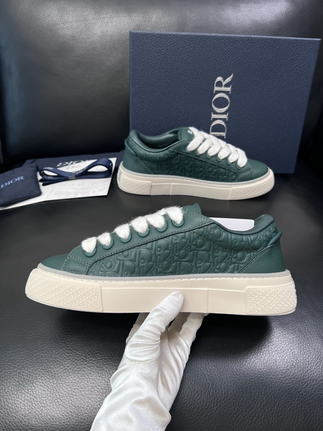 Dior 顶级工艺品 迪奥  专柜同步 原厂配置，意大利进口原版牛皮面料，透气舒适进口水染牛里垫，鞋底：