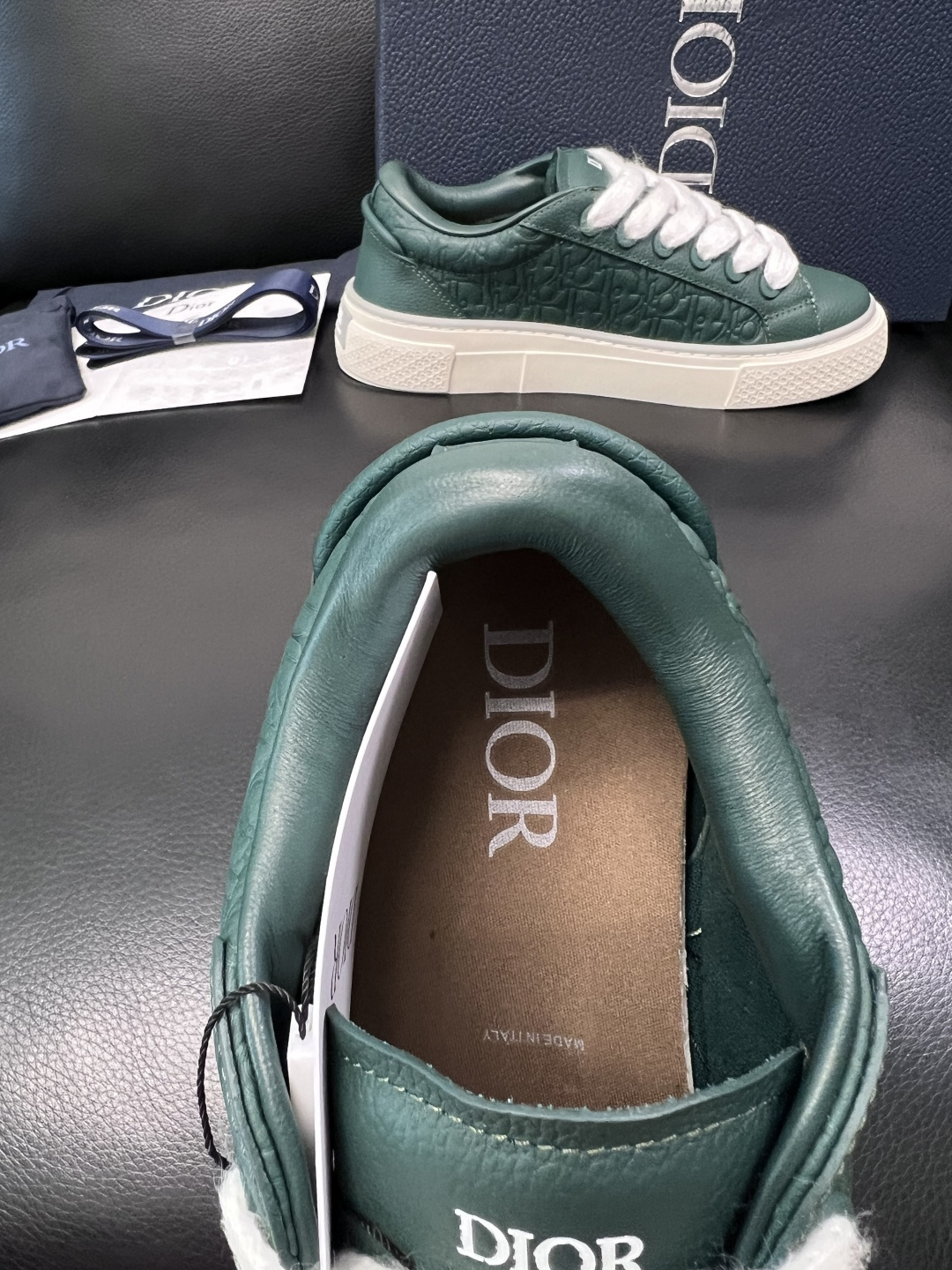 Dior 顶级工艺品 迪奥  专柜同步 原厂配置，意大利进口原版牛皮面料，透气舒适进口水染牛里垫，鞋底：