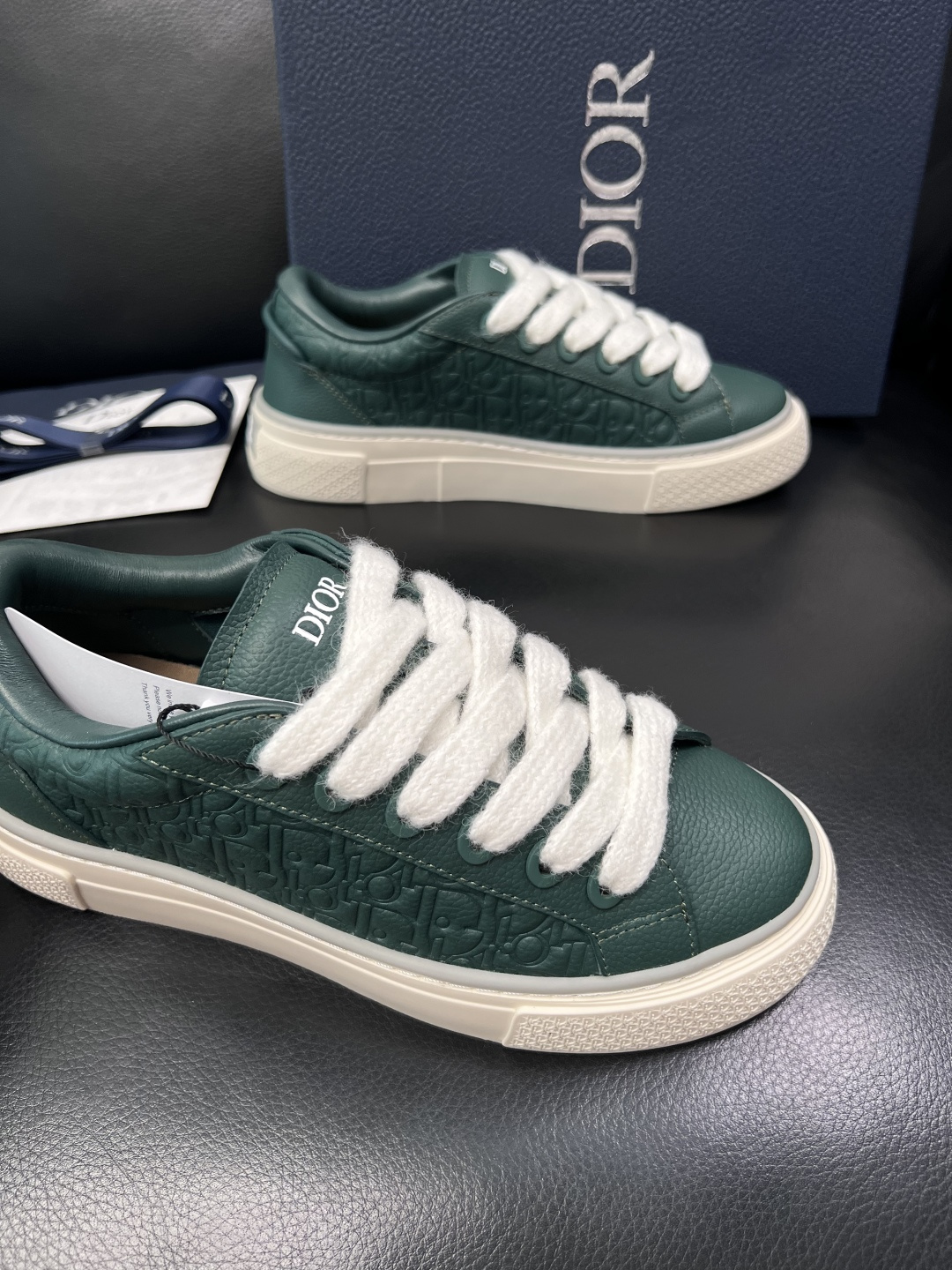 Dior 顶级工艺品 迪奥  专柜同步 原厂配置，意大利进口原版牛皮面料，透气舒适进口水染牛里垫，鞋底：