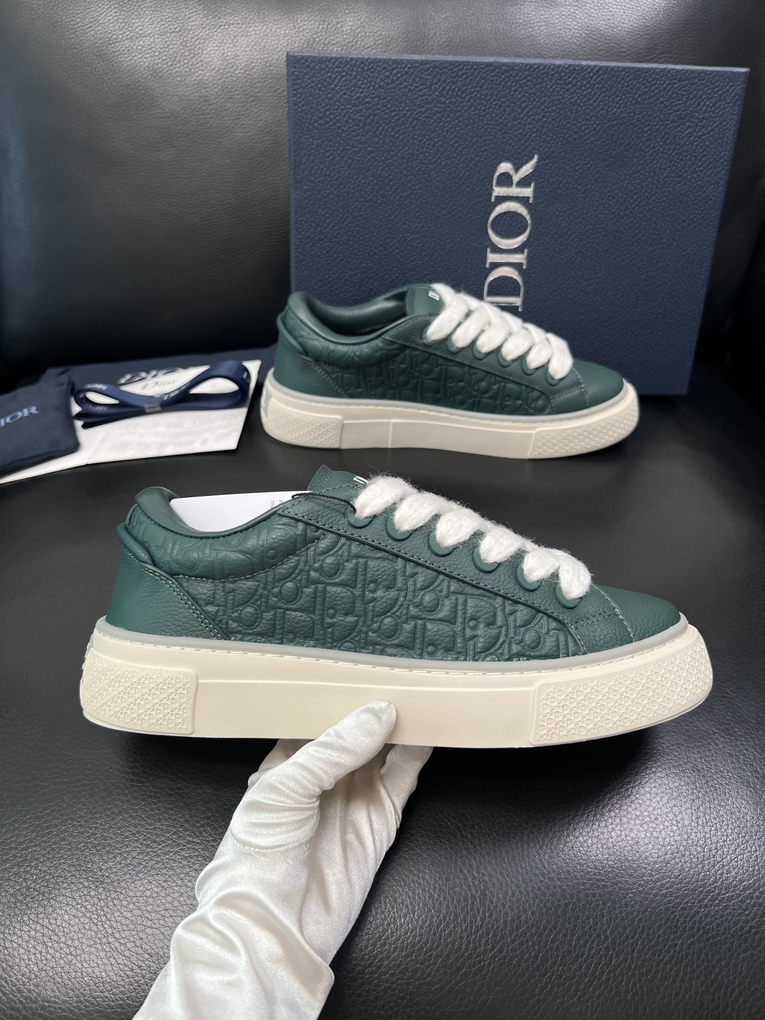Dior 顶级工艺品 迪奥  专柜同步 原厂配置，意大利进口原版牛皮面料，透气舒适进口水染牛里垫，鞋底：