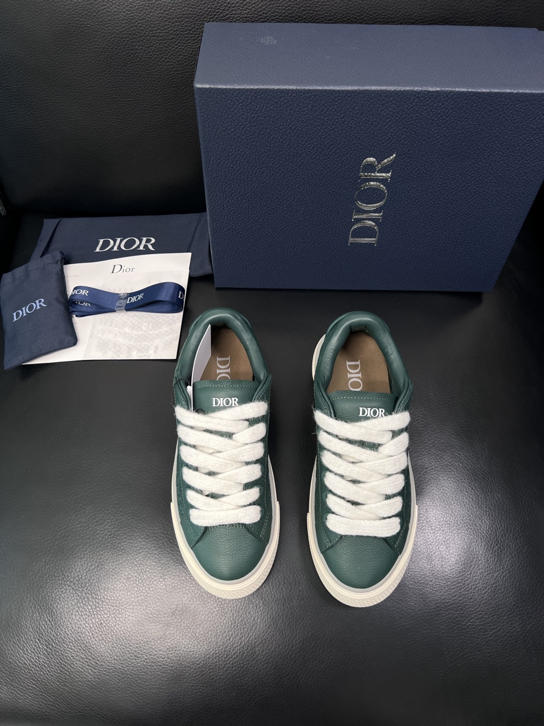 Dior 顶级工艺品 迪奥  专柜同步 原厂配置，意大利进口原版牛皮面料，透气舒适进口水染牛里垫，鞋底：