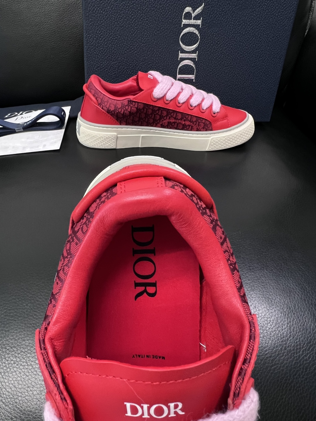 Dior 顶级工艺品 迪奥  专柜同步 原厂配置，意大利进口原版牛皮面料，透气舒适进口水染牛里垫，鞋底：