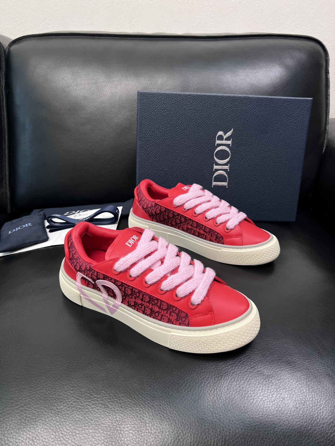 Dior 顶级工艺品 迪奥  专柜同步 原厂配置，意大利进口原版牛皮面料，透气舒适进口水染牛里垫，鞋底：