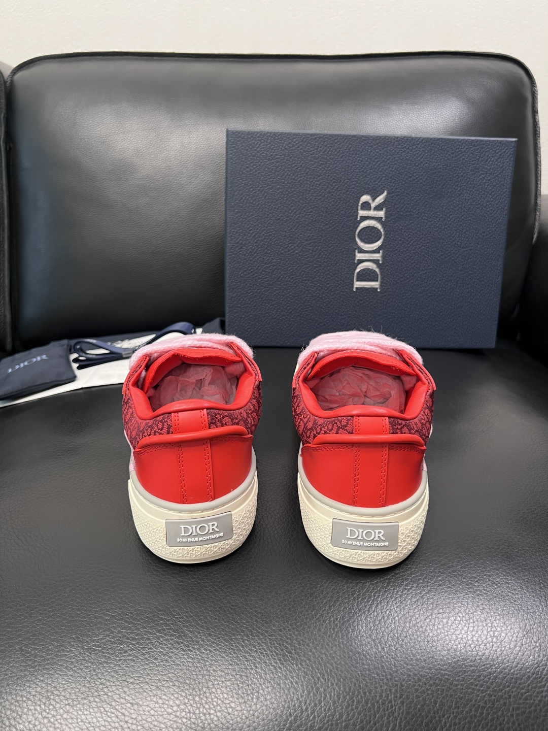 Dior 顶级工艺品 迪奥  专柜同步 原厂配置，意大利进口原版牛皮面料，透气舒适进口水染牛里垫，鞋底：
