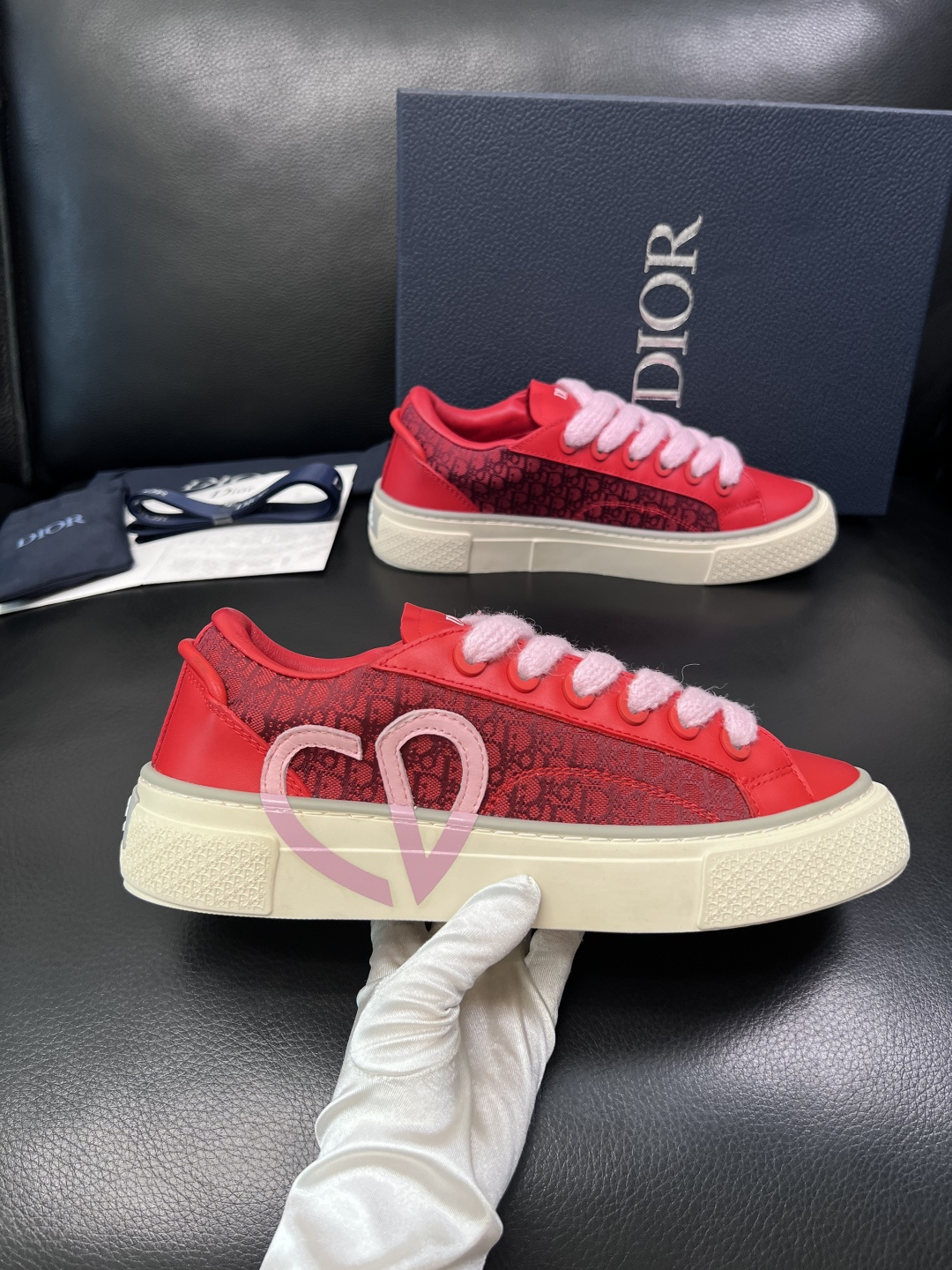 Dior 顶级工艺品 迪奥  专柜同步 原厂配置，意大利进口原版牛皮面料，透气舒适进口水染牛里垫，鞋底：