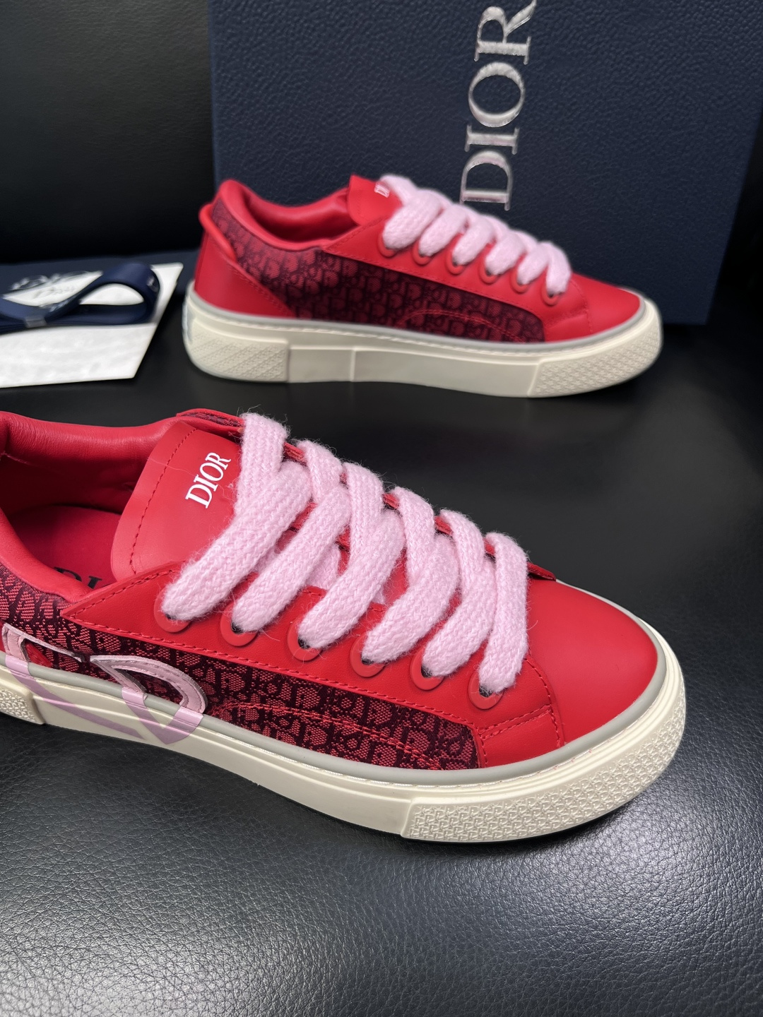 Dior 顶级工艺品 迪奥  专柜同步 原厂配置，意大利进口原版牛皮面料，透气舒适进口水染牛里垫，鞋底：