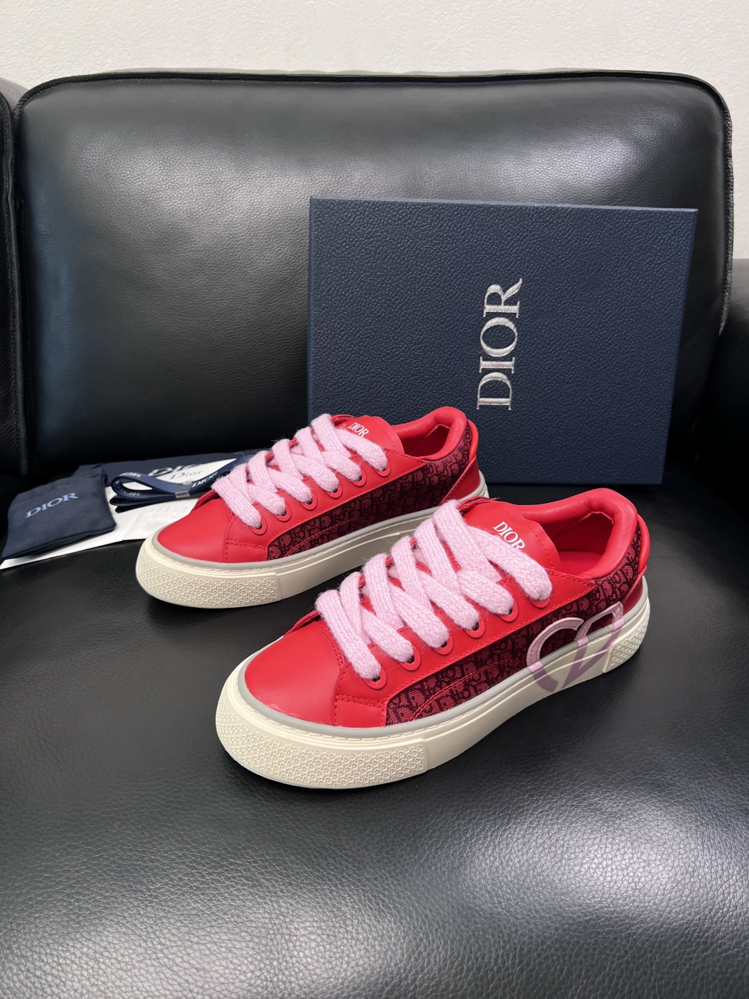 Dior 顶级工艺品 迪奥  专柜同步 原厂配置，意大利进口原版牛皮面料，透气舒适进口水染牛里垫，鞋底：