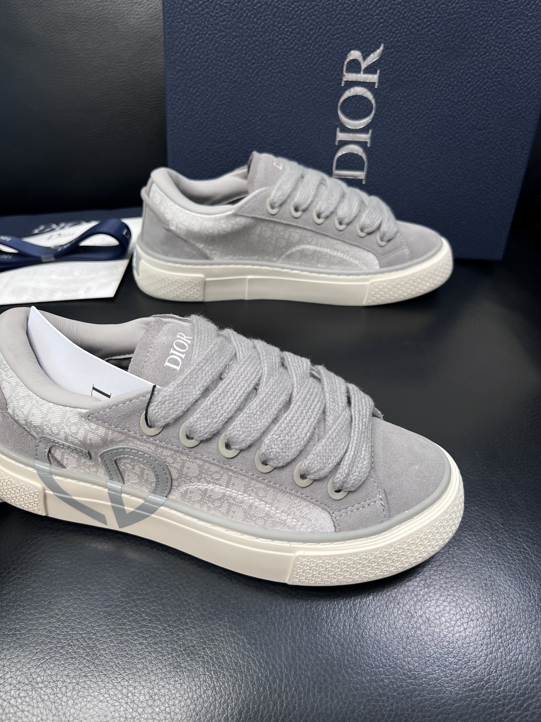 Dior 顶级工艺品 迪奥  专柜同步 原厂配置，意大利进口原版牛皮面料，透气舒适进口水染牛里垫，鞋底：