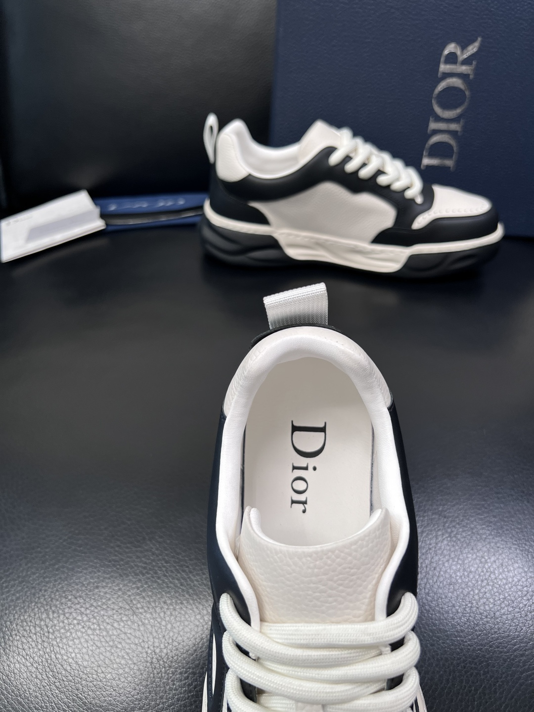 Dior 顶级工艺品 迪奥  专柜同步 原厂配置，意大利进口原版牛皮面料，透气舒适进口水染牛里垫，鞋底：
