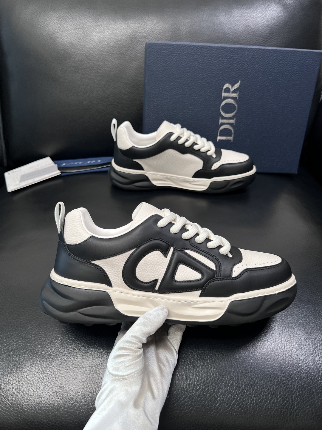 Dior 顶级工艺品 迪奥  专柜同步 原厂配置，意大利进口原版牛皮面料，透气舒适进口水染牛里垫，鞋底：