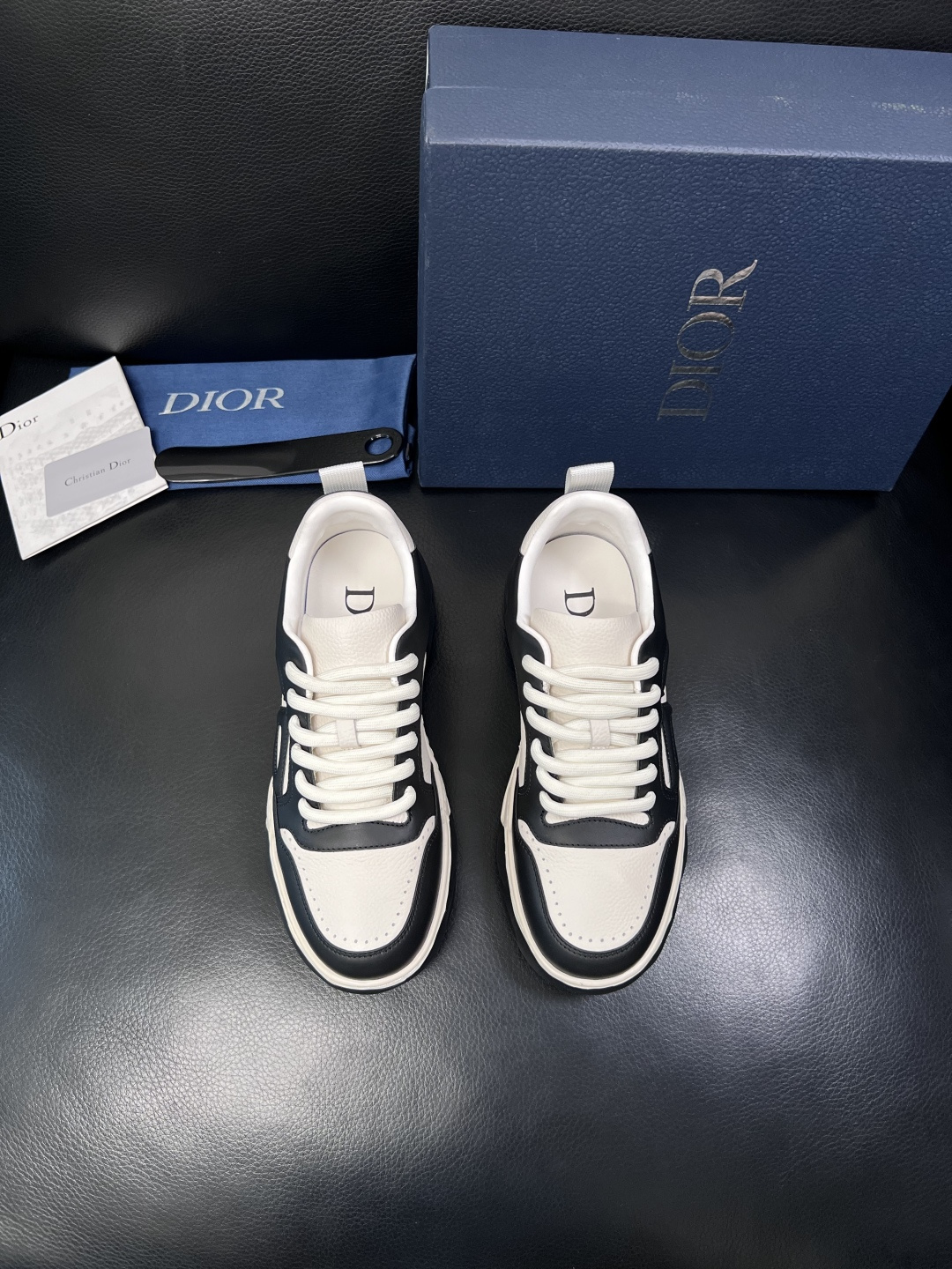 Dior 顶级工艺品 迪奥  专柜同步 原厂配置，意大利进口原版牛皮面料，透气舒适进口水染牛里垫，鞋底：