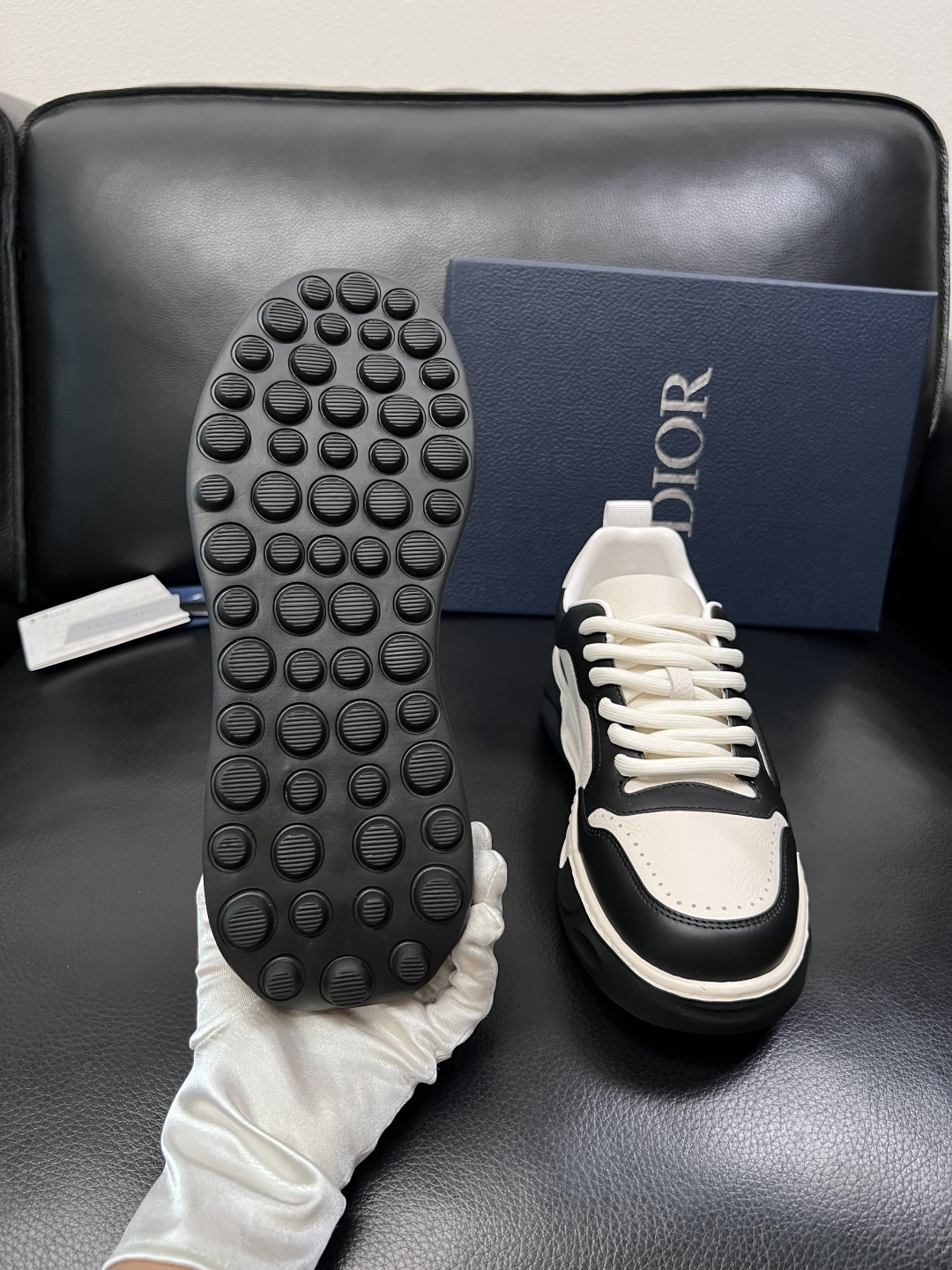 Dior 顶级工艺品 迪奥  专柜同步 原厂配置，意大利进口原版牛皮面料，透气舒适进口水染牛里垫，鞋底：