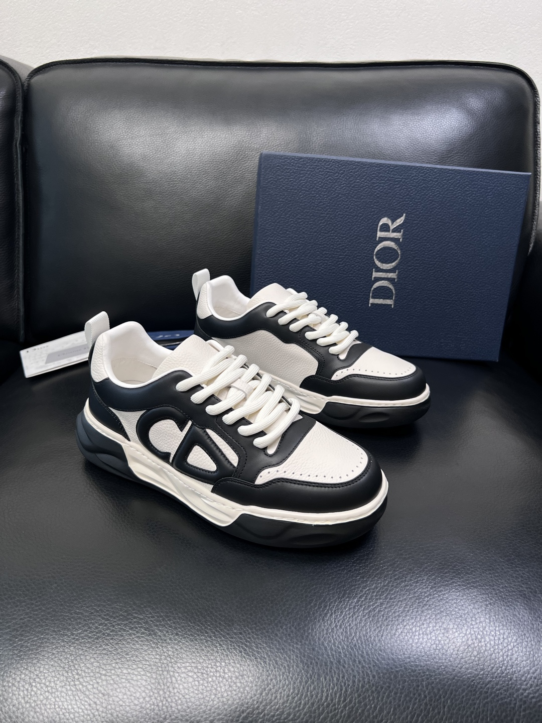 Dior 顶级工艺品 迪奥  专柜同步 原厂配置，意大利进口原版牛皮面料，透气舒适进口水染牛里垫，鞋底：