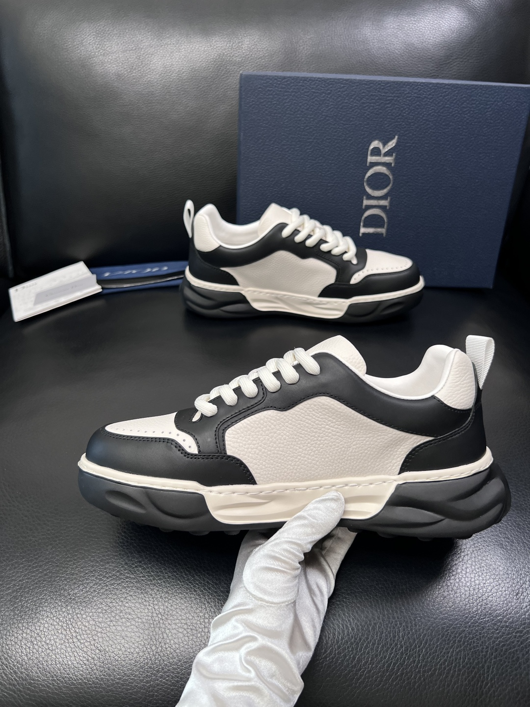 Dior 顶级工艺品 迪奥  专柜同步 原厂配置，意大利进口原版牛皮面料，透气舒适进口水染牛里垫，鞋底：