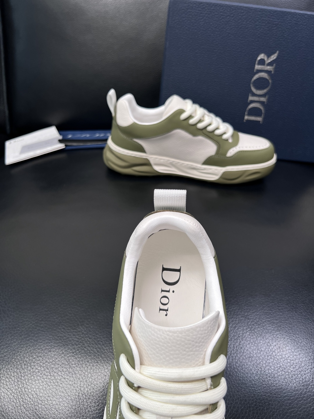 Dior 顶级工艺品 迪奥  专柜同步 原厂配置，意大利进口原版牛皮面料，透气舒适进口水染牛里垫，鞋底：