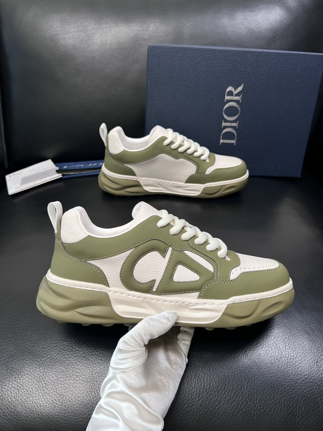 Dior 顶级工艺品 迪奥  专柜同步 原厂配置，意大利进口原版牛皮面料，透气舒适进口水染牛里垫，鞋底：
