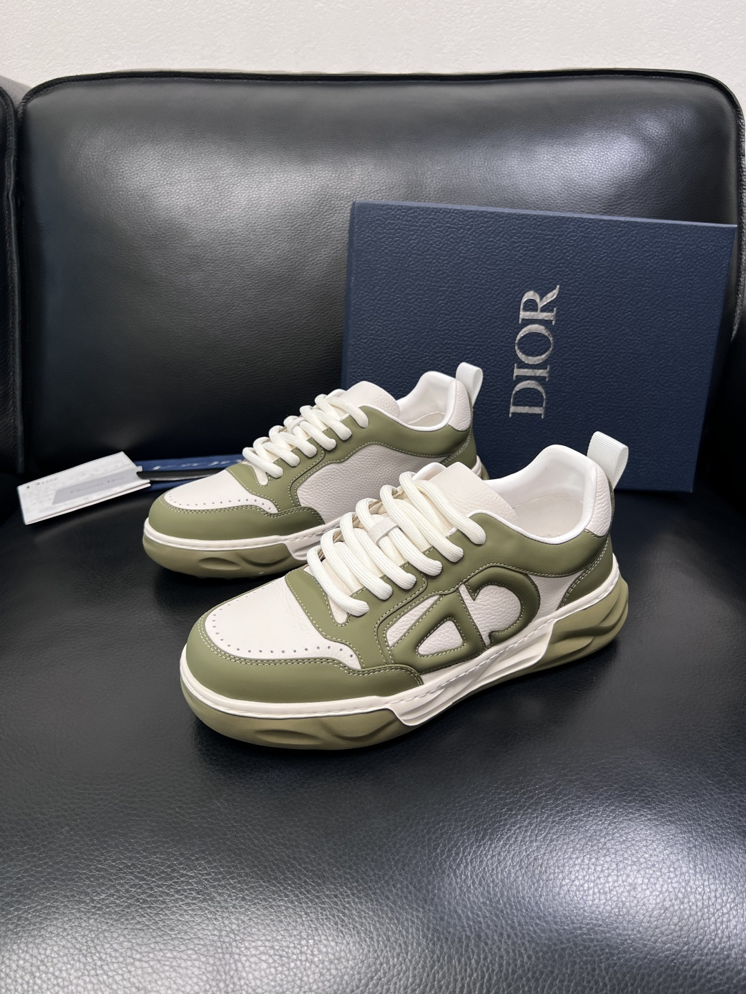 Dior 顶级工艺品 迪奥  专柜同步 原厂配置，意大利进口原版牛皮面料，透气舒适进口水染牛里垫，鞋底：