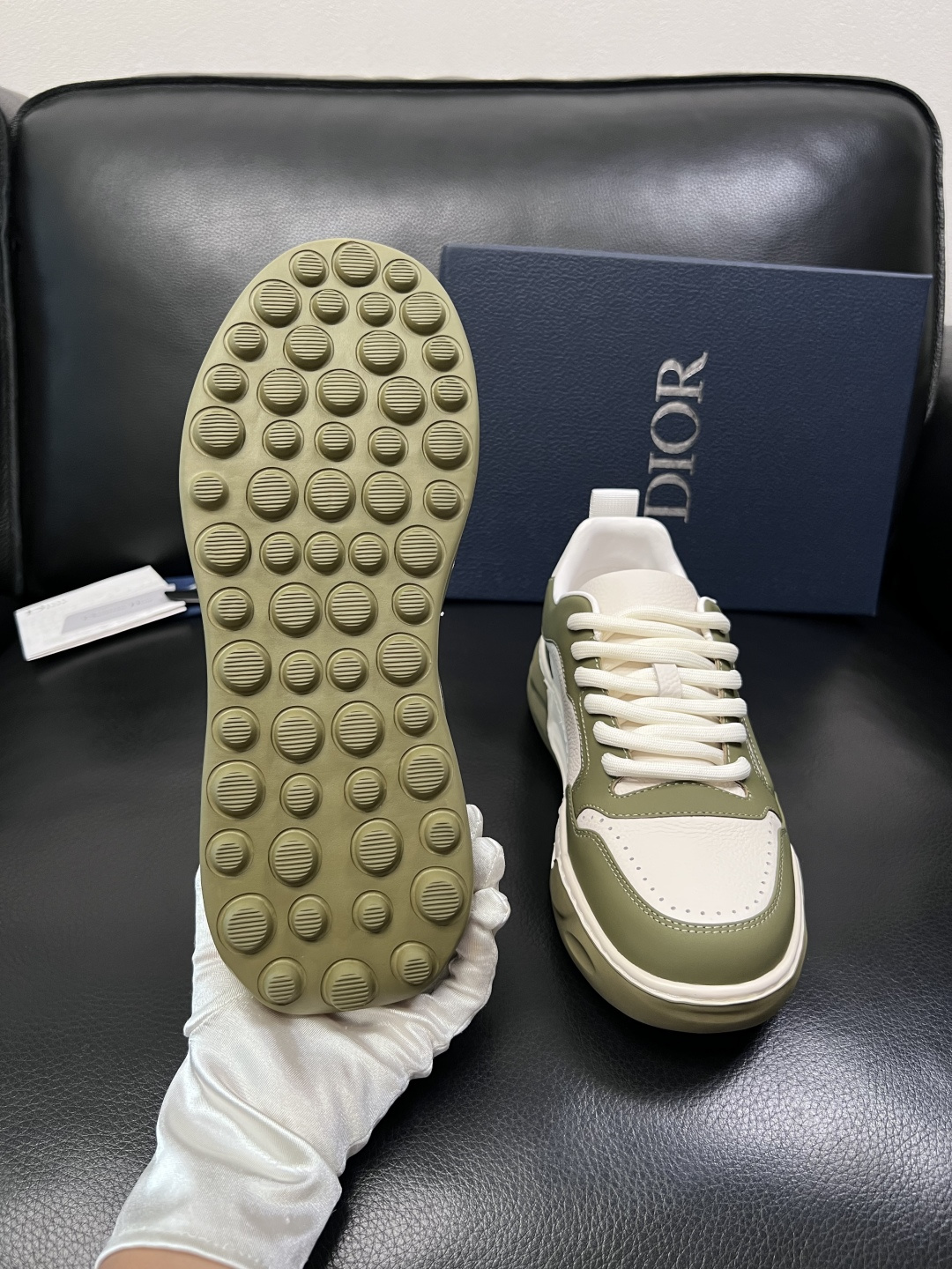 Dior 顶级工艺品 迪奥  专柜同步 原厂配置，意大利进口原版牛皮面料，透气舒适进口水染牛里垫，鞋底：