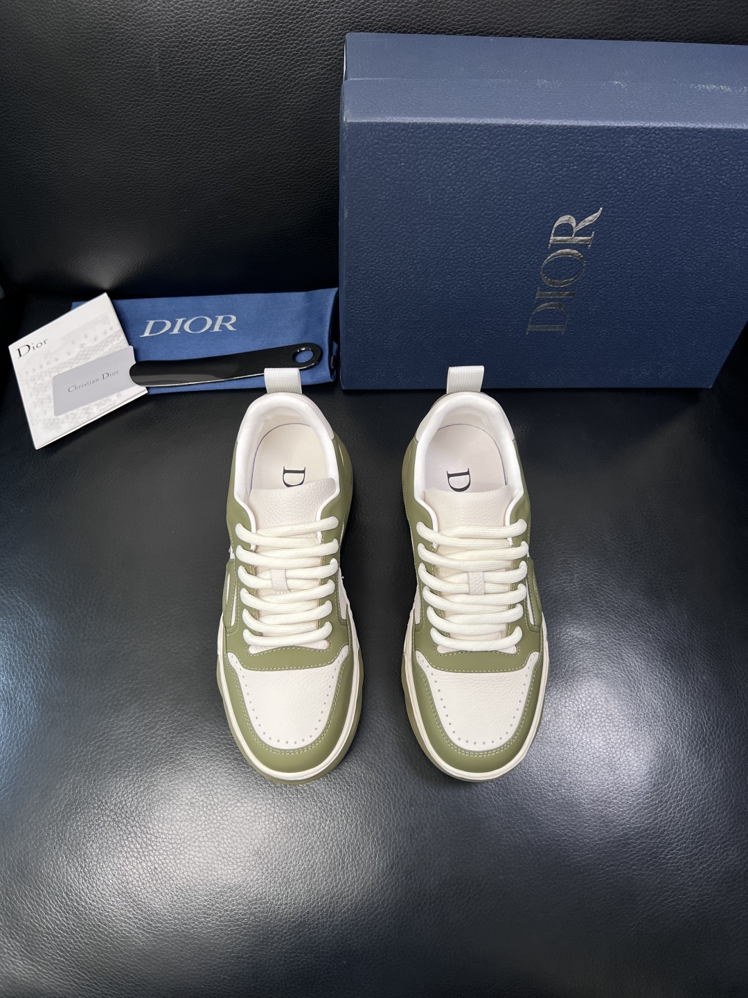 Dior 顶级工艺品 迪奥  专柜同步 原厂配置，意大利进口原版牛皮面料，透气舒适进口水染牛里垫，鞋底：