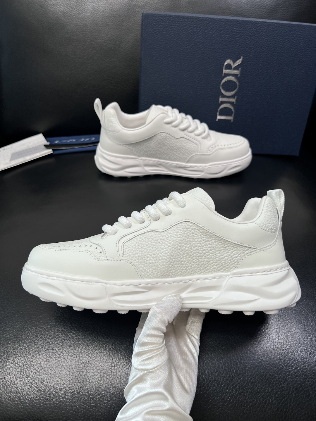 Dior 顶级工艺品 迪奥  专柜同步 原厂配置，意大利进口原版牛皮面料，透气舒适进口水染牛里垫，鞋底：