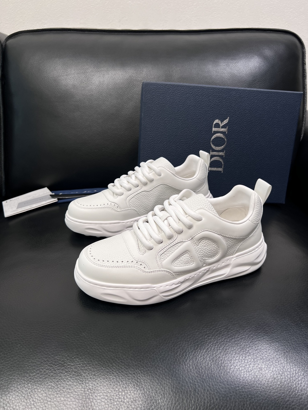 Dior 顶级工艺品 迪奥  专柜同步 原厂配置，意大利进口原版牛皮面料，透气舒适进口水染牛里垫，鞋底：