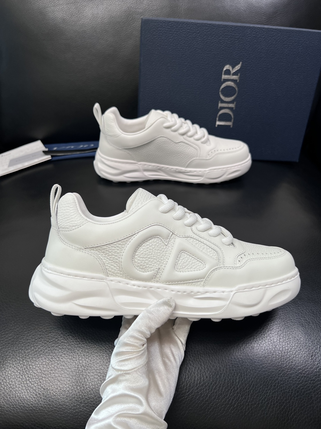 Dior 顶级工艺品 迪奥  专柜同步 原厂配置，意大利进口原版牛皮面料，透气舒适进口水染牛里垫，鞋底：