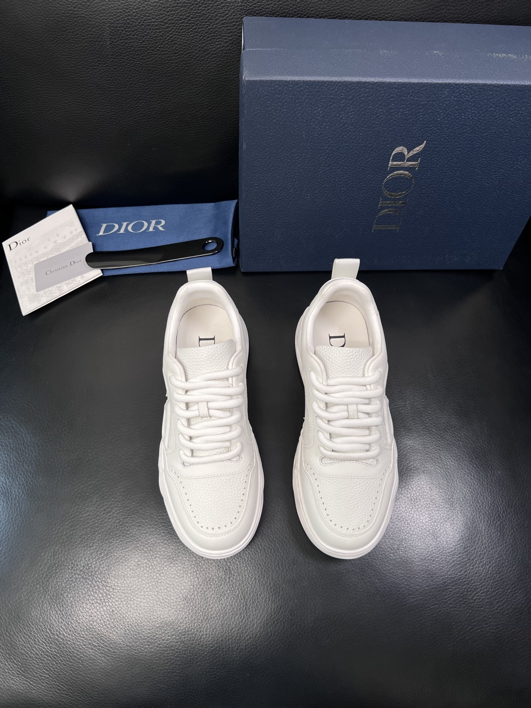 Dior 顶级工艺品 迪奥  专柜同步 原厂配置，意大利进口原版牛皮面料，透气舒适进口水染牛里垫，鞋底：